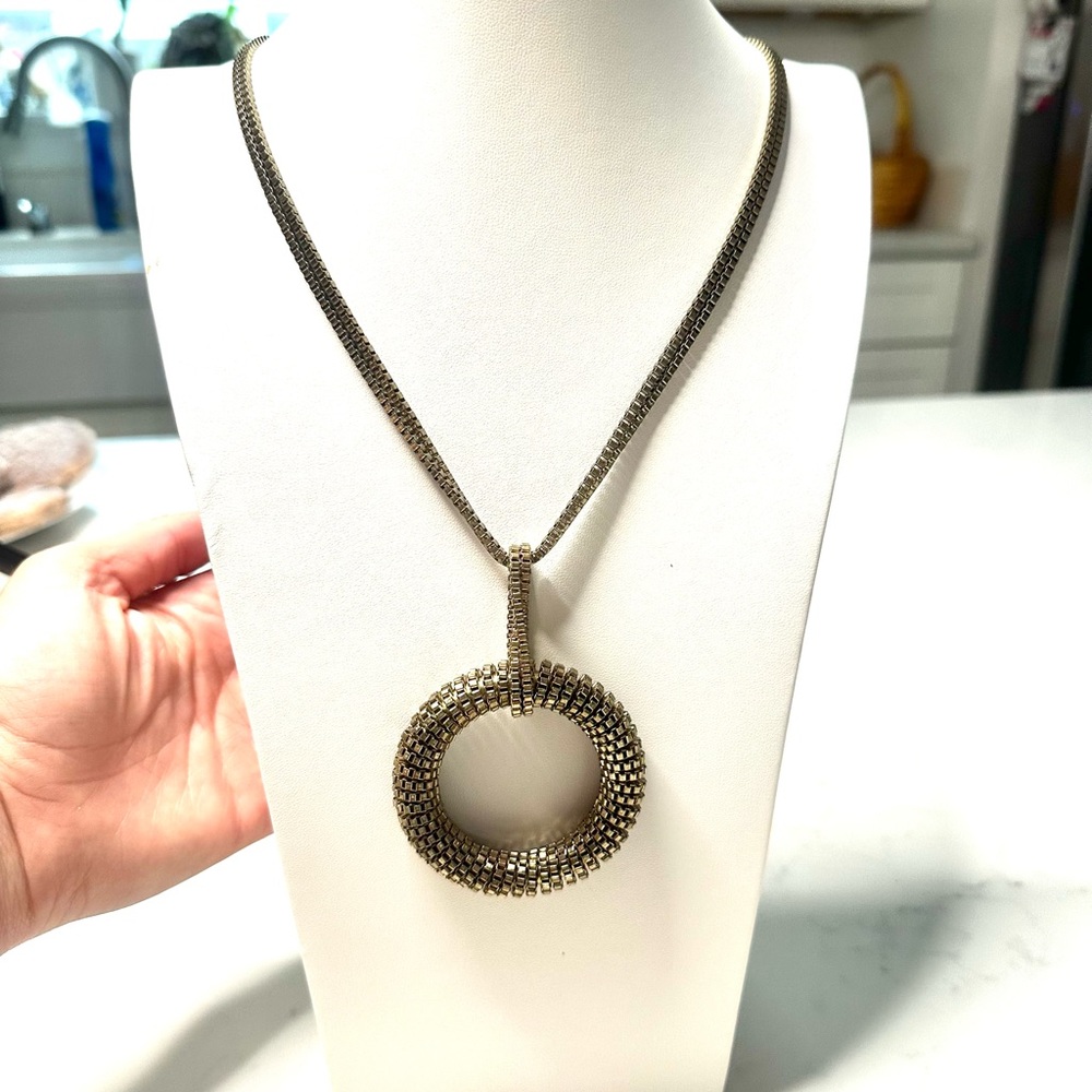 Vintage Elegant Gold Circle Pendant Necklace